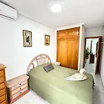 Beach Apartament شقة تورّيفيِخا